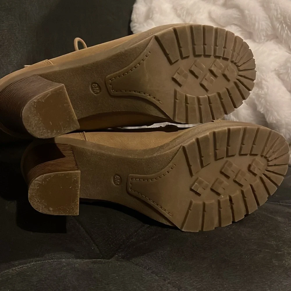 Boots - Picture 5 of 5